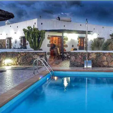 Country house El Caserio De Gueime Con Piscina Climatizada San Bartolome (Las Palmas)