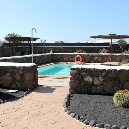 El Caserio De Gueime Con Piscina Climatizada Country house *