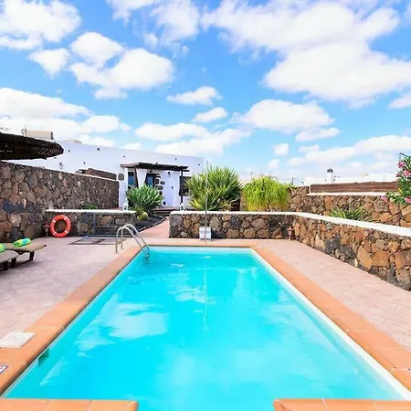 El Caserio De Gueime Con Piscina Climatizada Country house San Bartolome (Las Palmas)