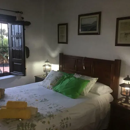 El Caserio De Gueime Con Piscina Climatizada Country house *